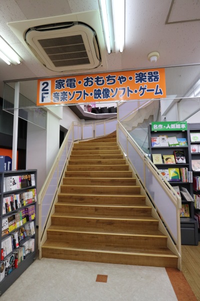 2階売り場への階段