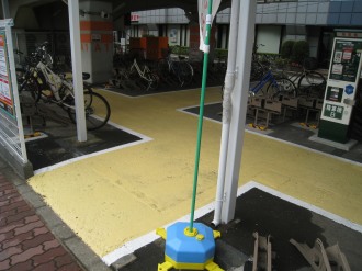 武蔵小杉第一駐輪場の通路塗装
