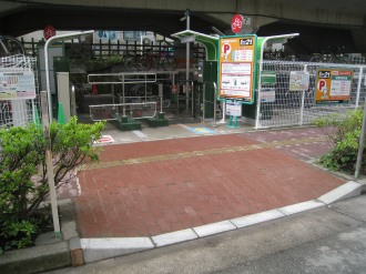 武蔵小杉第二駐輪場の入口（工事完了）