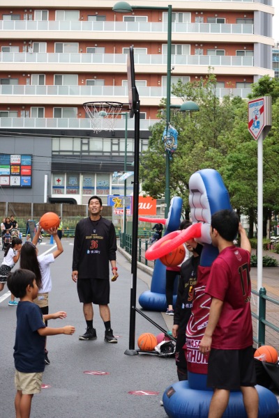 川崎ブレイブサンダースのバスケットボール体験