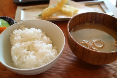 ご飯とお味噌汁