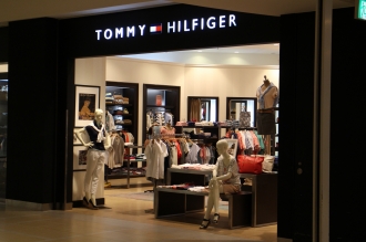 「TOMMY HILFIGER（トミーヒルフィガー）」ららぽーと横浜店