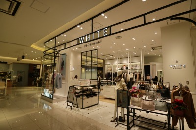 「WHITE THE SUIT COMPANY」