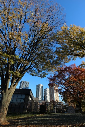 中原平和公園の彫刻展示広場