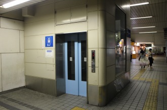 閉じ込め事故のあったJR武蔵小杉駅のエレベーター