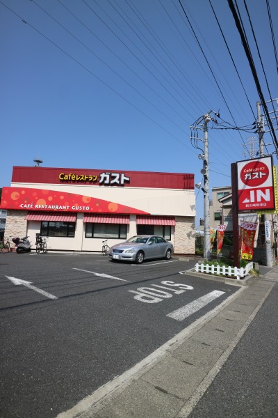 主な舞台となった「ガスト新川崎明津店」