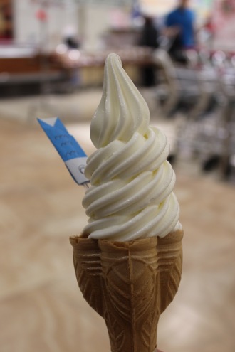 武蔵小杉東急スクエア「NINA」のソフトクリームのこいのぼり