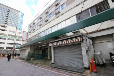 ダイソー併設の花屋・寿司店の跡地