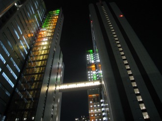NEC玉川ルネッサンスシティのクリスマスライトアップ