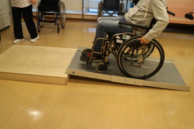 車椅子・松葉杖・ギプス体験
