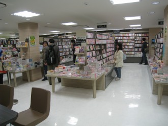 3階 コミック・ライトノベル・参考書・児童書売り場