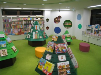 3階 児童書売り場の内部
