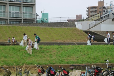 多摩川の清掃活動