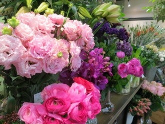 店頭の花々