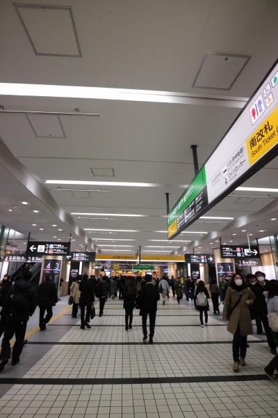 リニューアルが完了した東急武蔵小杉駅コンコース